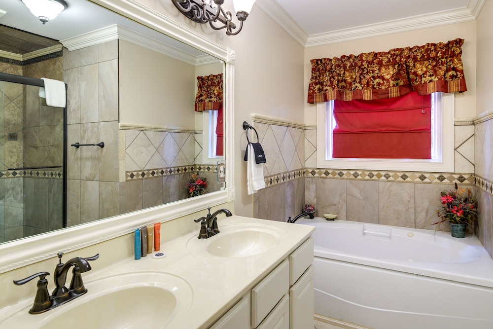 Sevierville Vacation Rental: 6 Mi to Dollywood! - Property Image 11