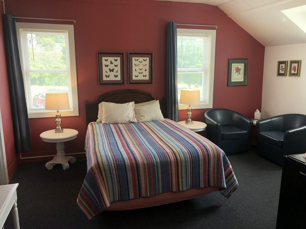 Harbor's Edge Motel view 4