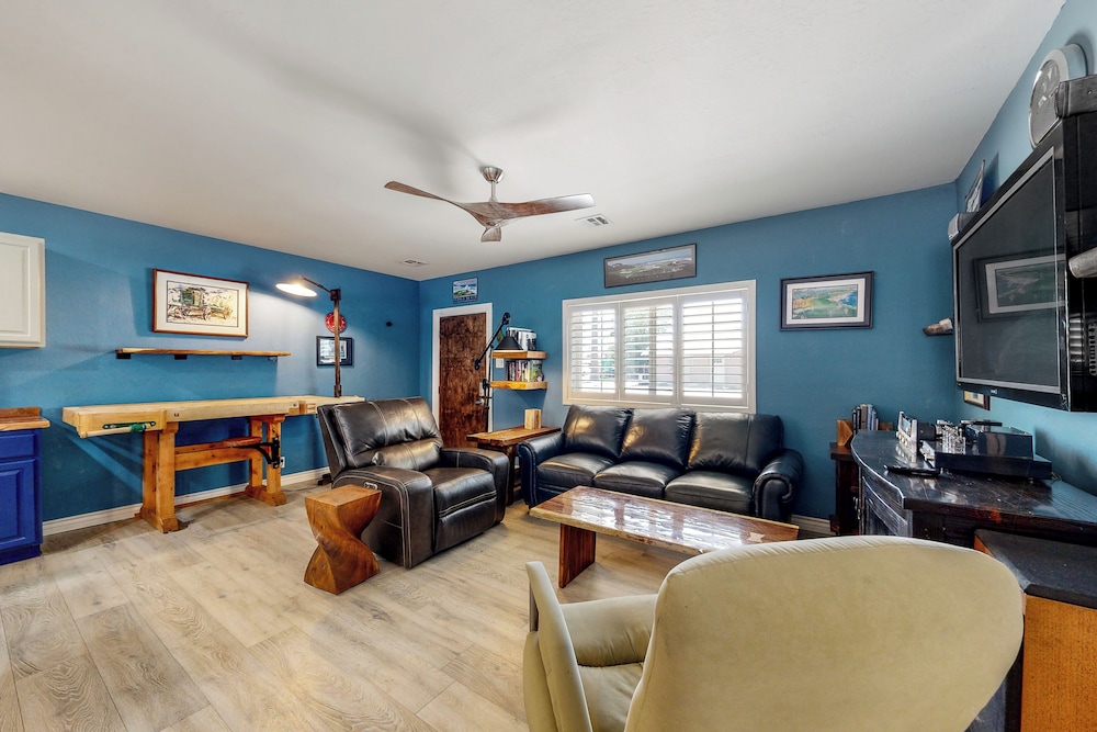 Home in Great Location - AC, W & D, Dog Friendly