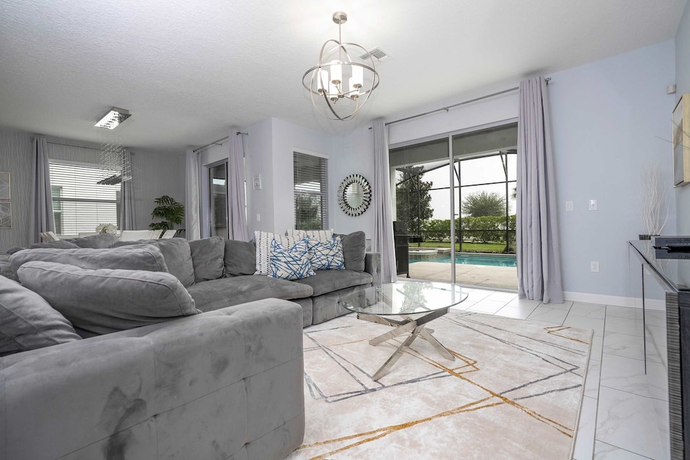 Home 6bed Themed Rooms Game Room Storey Lake