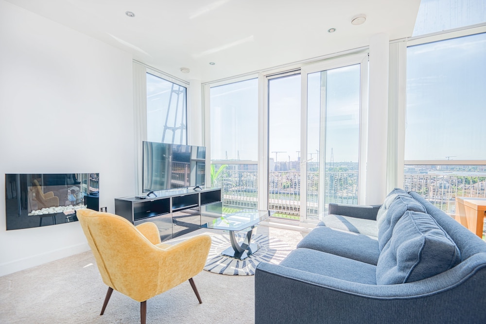 Jibbs Corner Penthouse Apartment