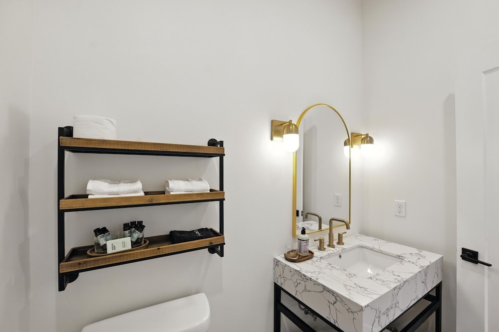 500 House - Unit D 2 Bedroom Townhouse