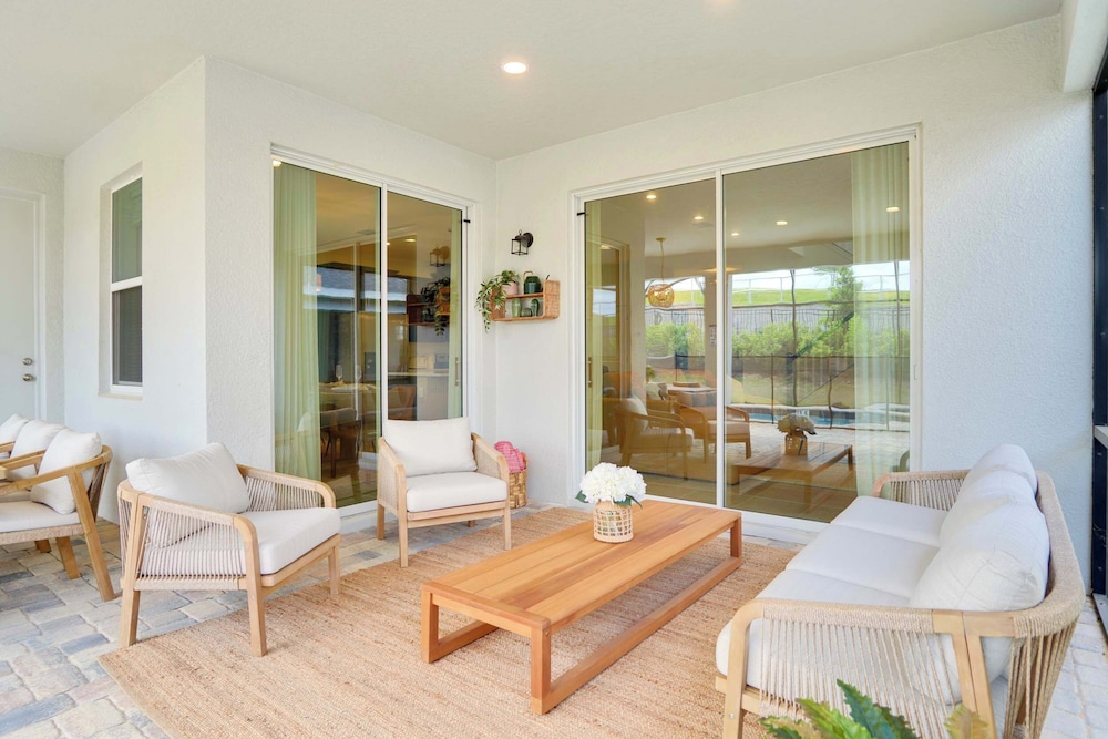Luxury 7BR Villa, Pool, Spa & Game Room