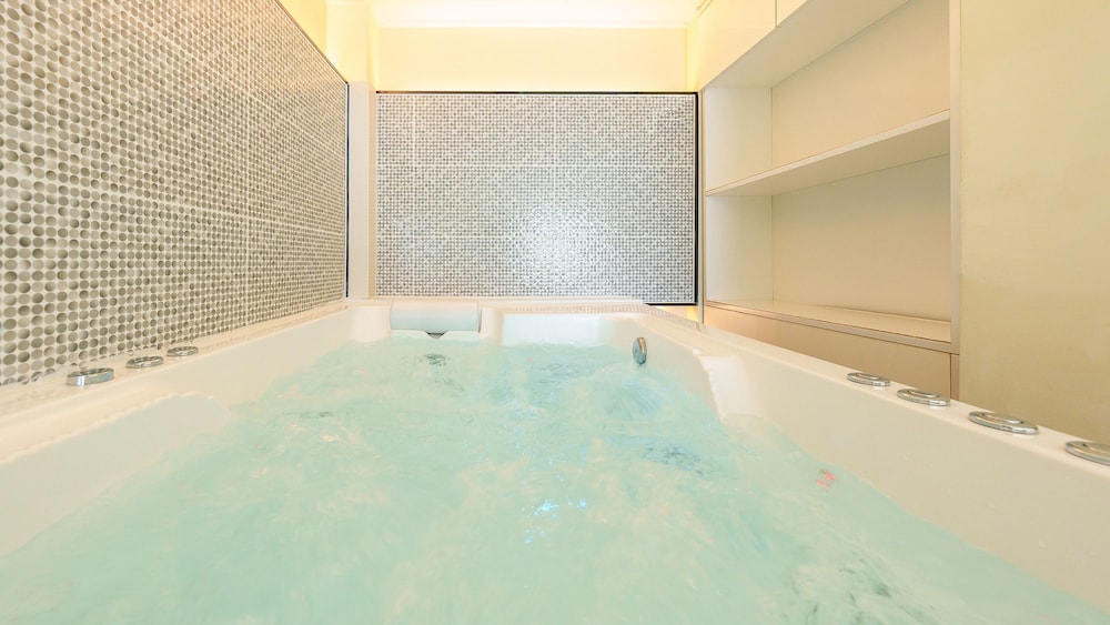 Gangreung Ninarang Spa Pension
