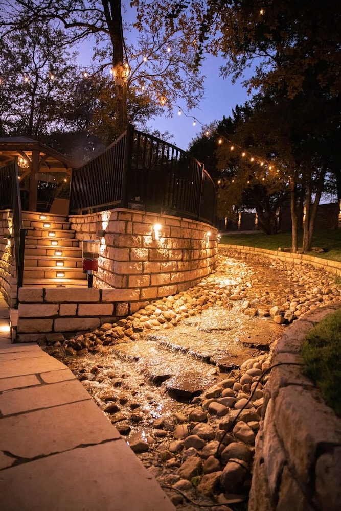 Lux Lounge 7744 Ranch Resort Austin - Cota
