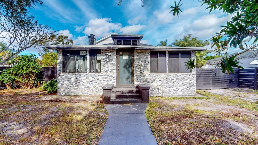 Casa Nirvana 4BR Home With Private Pool