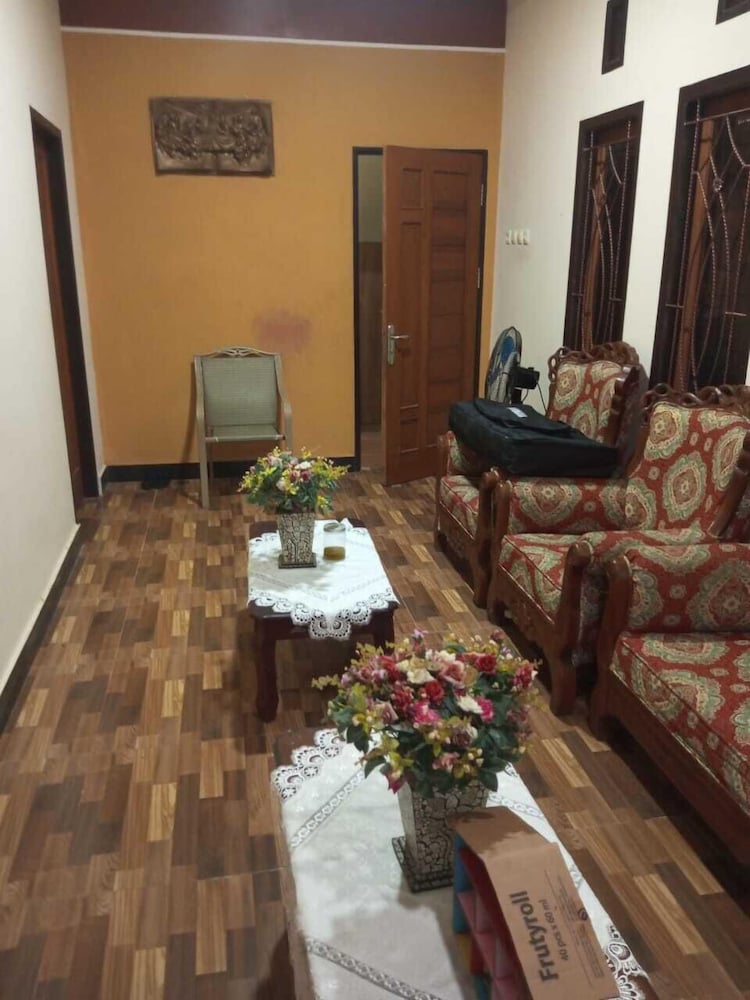 Gloria Guest House