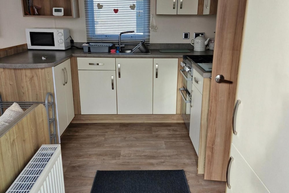 3-bed Caravan, Sleeps 8 With Pool