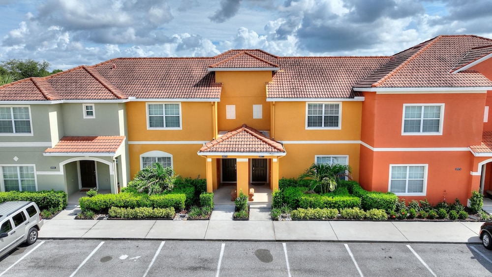 Sunny Paradise Retreat At Paradise Palms By Shine Villas 4 Bedroom Townhouse