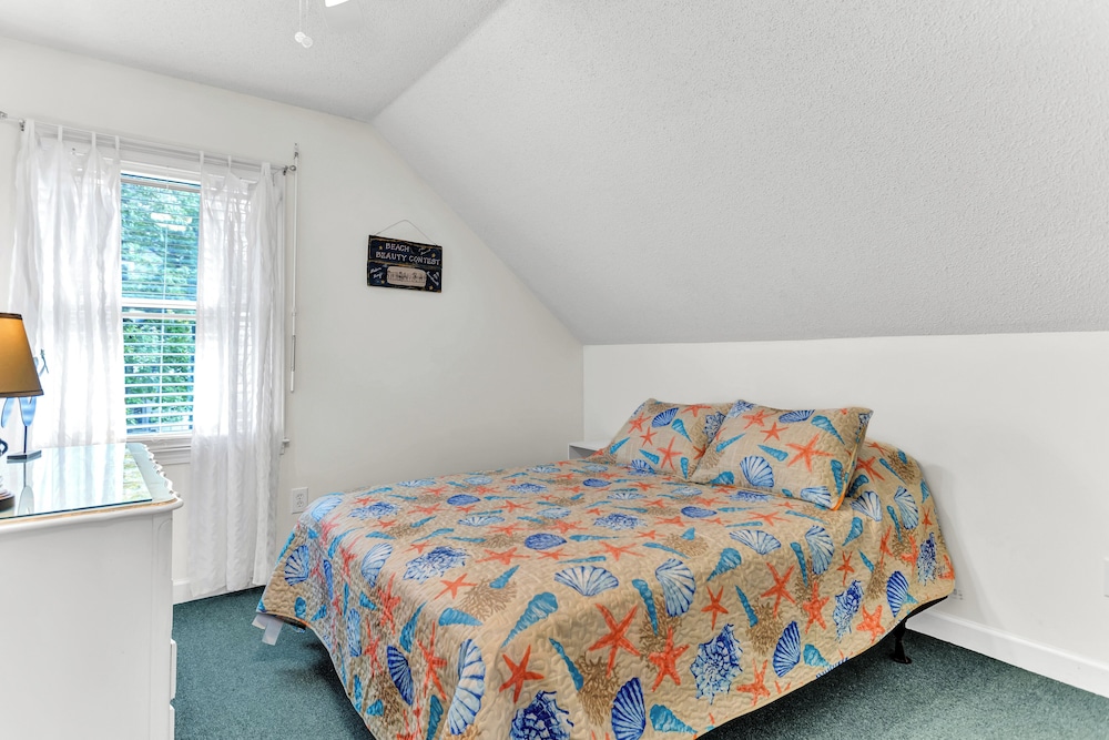 Just Beachy Spartanburg by Carolina Retreats