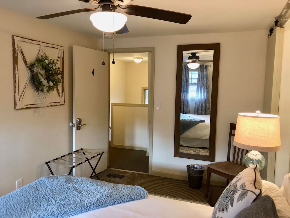The Little Italy of Niagara Falls Bed & Breakfast
