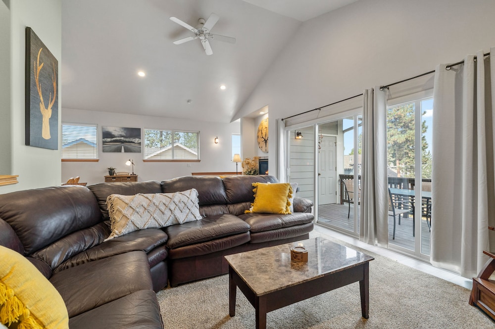 Taft at Old Mill - Pet-friendly & Near Downtown