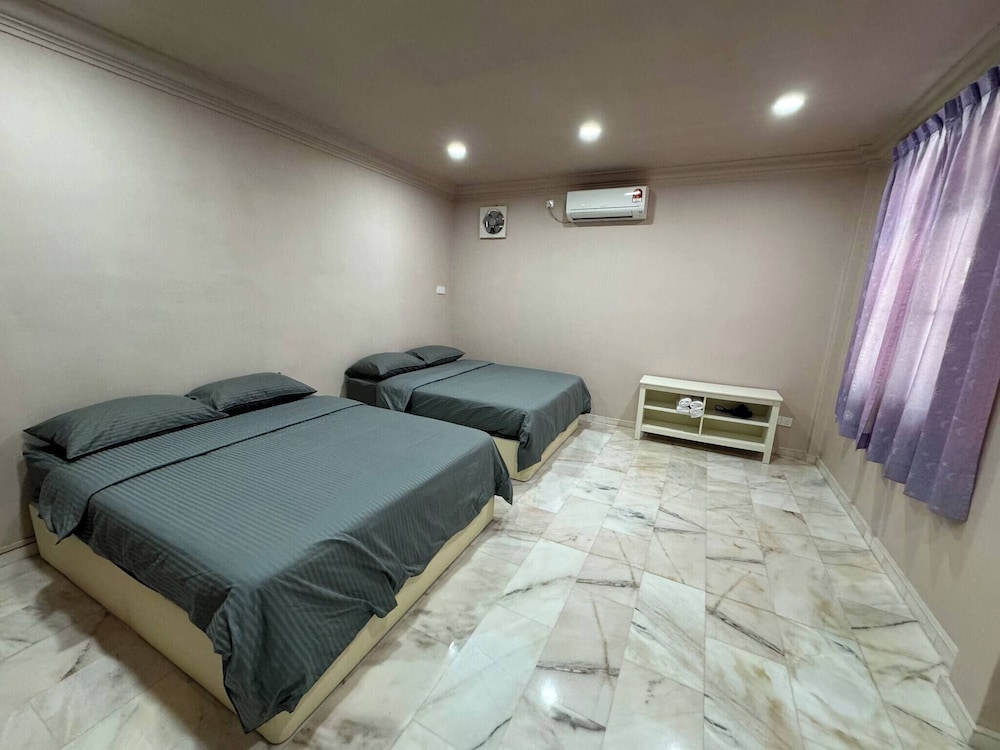 Cozy Johor Bahru Home With Family Room and Unblock Balcony View