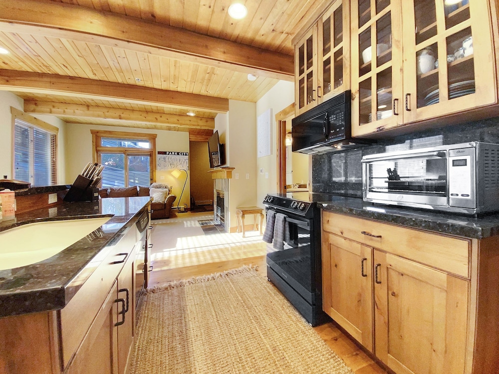Deer Valley Escapes - Park City Ski Resort Condos
