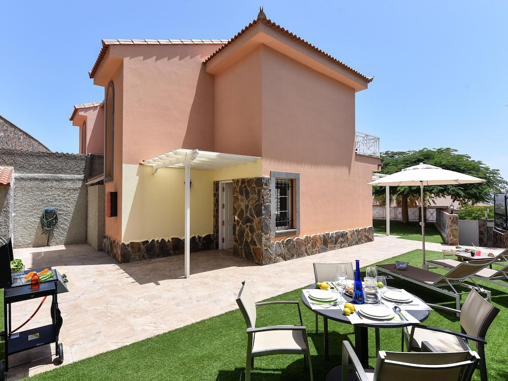 Belvilla by OYO Chalet Santa Ana 15