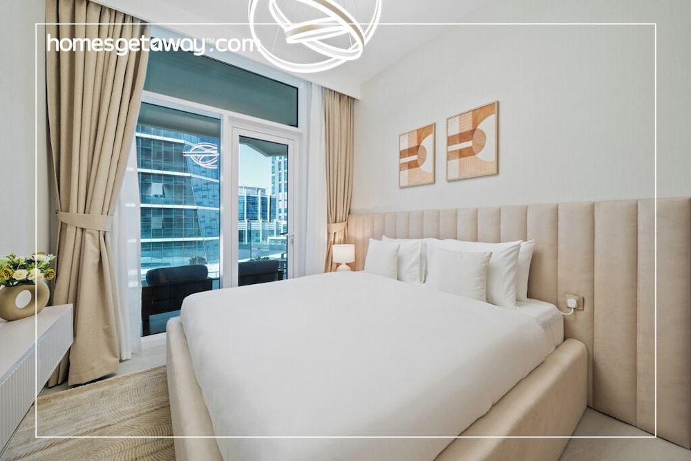Modern 2BR – Canal-Side Elegance