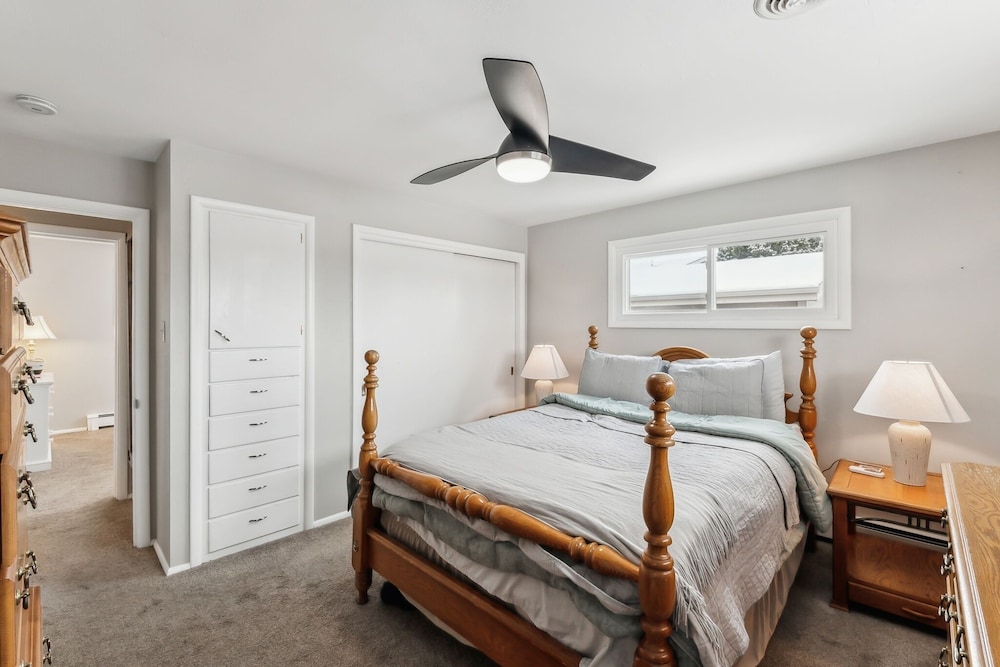 Comfortable & Spacious 3br Home In Cheyenne 3 Bedroom Home