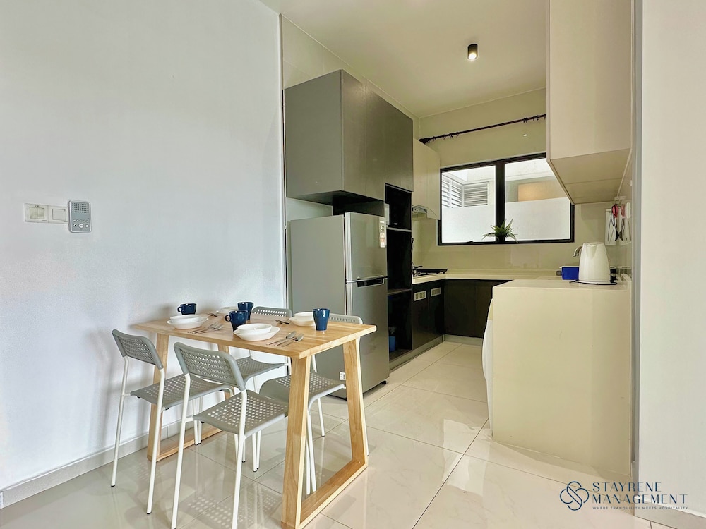 Country Garden Danga Bay Sea View Homestay by Stayrene
