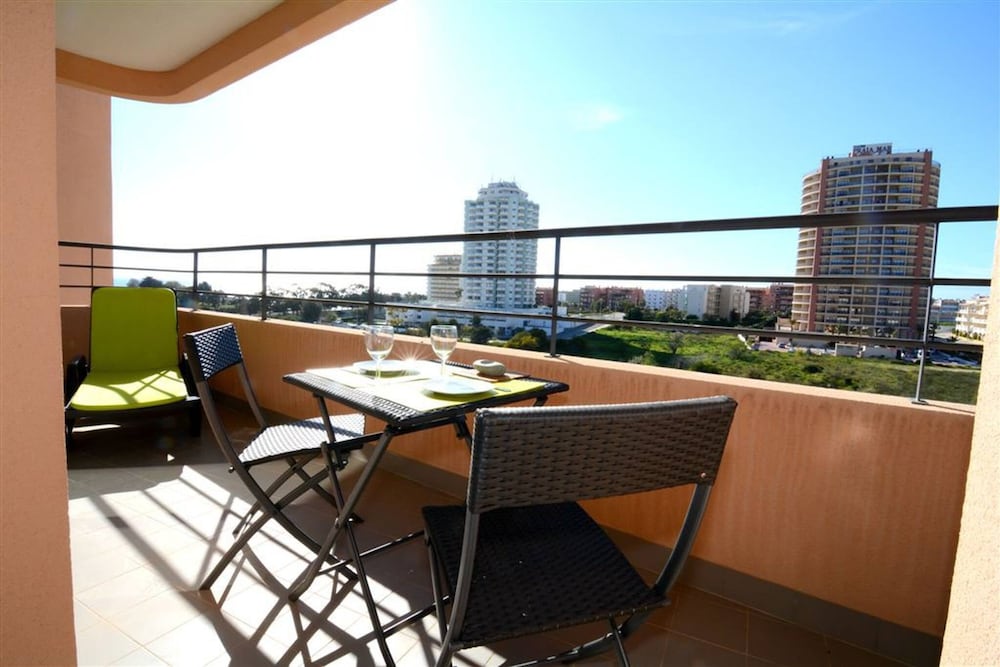 09 in Portim o With 1 Bedrooms and 1 Bathrooms