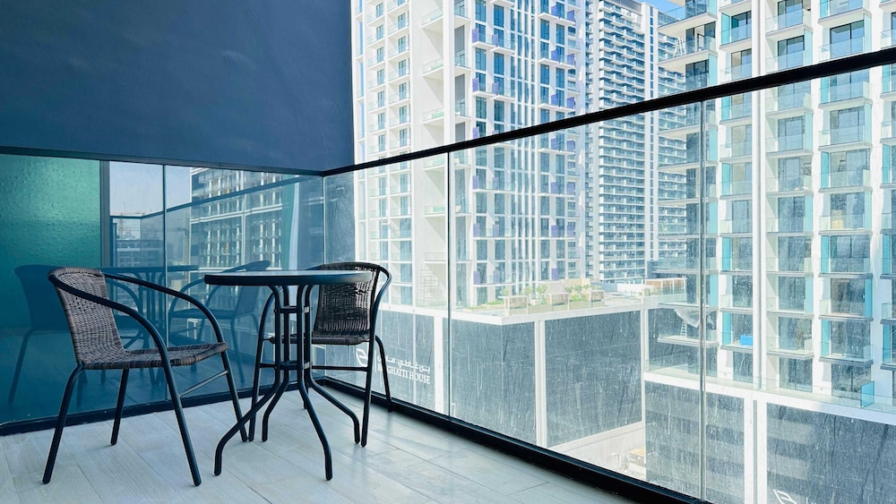 OYO HOME 1457 Premium 1bed Apartment In