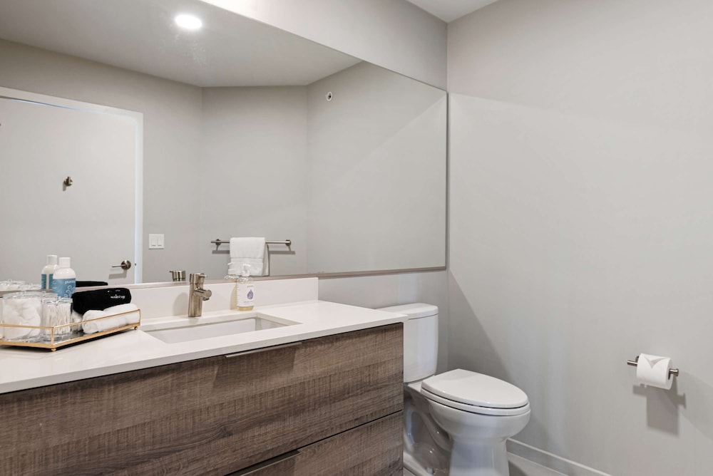 Gold Coast Group Stay 2 Modern 2BR Apartments