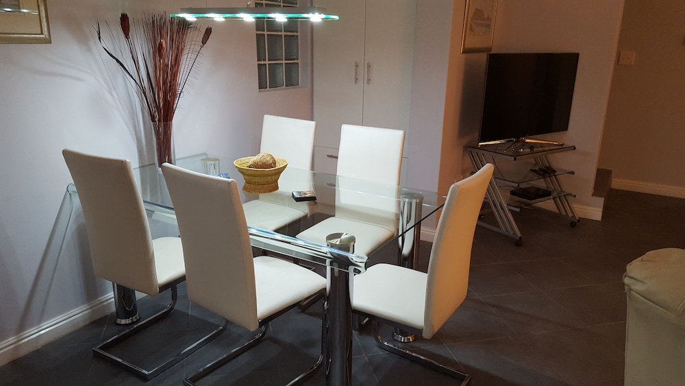 Constantia Cottages