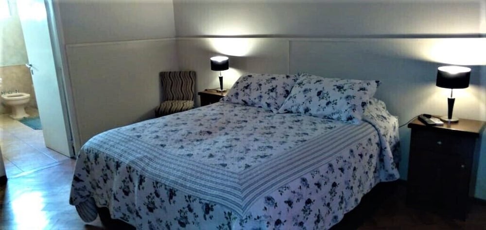Alamo Hostel & Suites