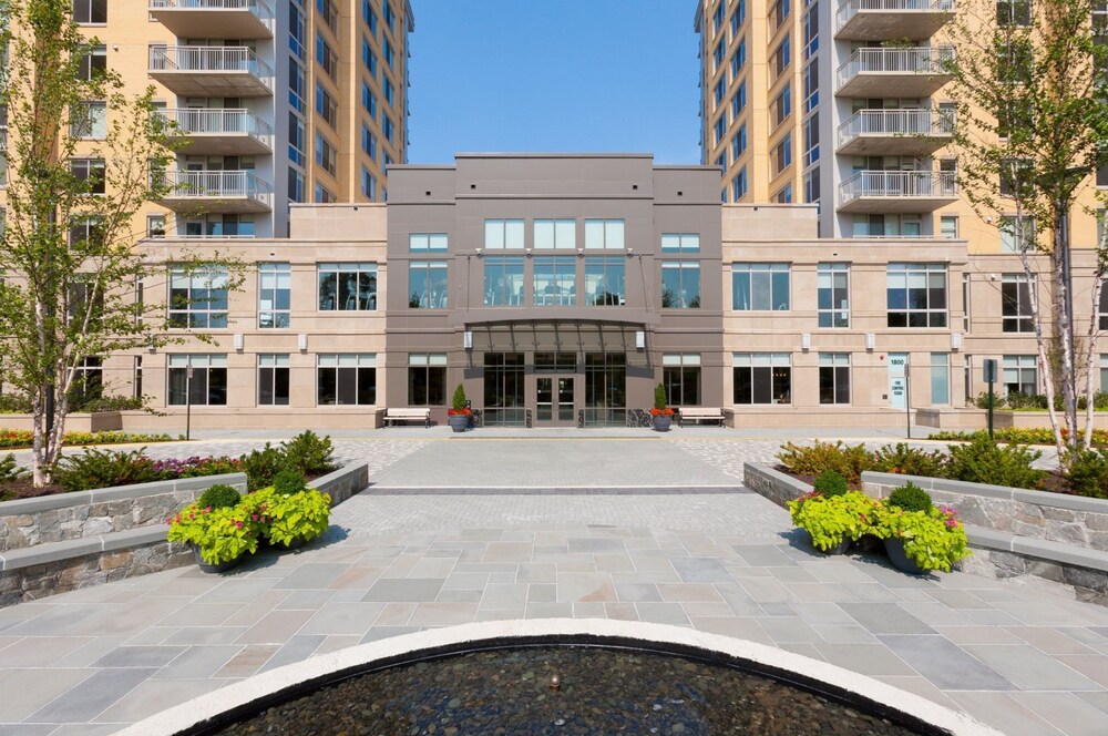 Bluebird Suites in Reston