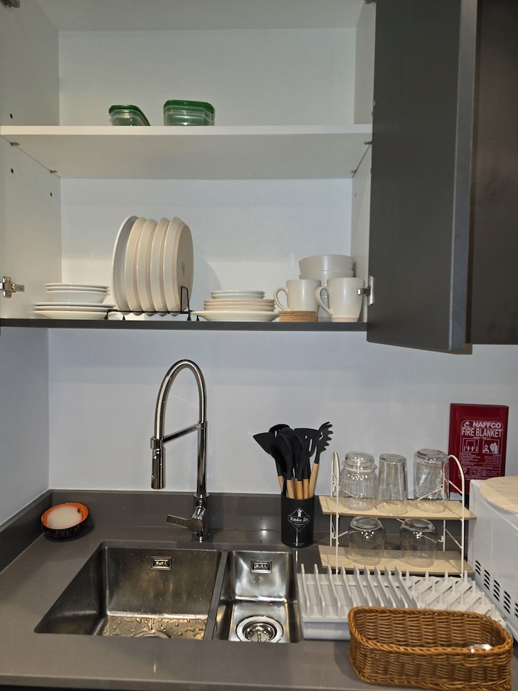 Shiro Elegant Living