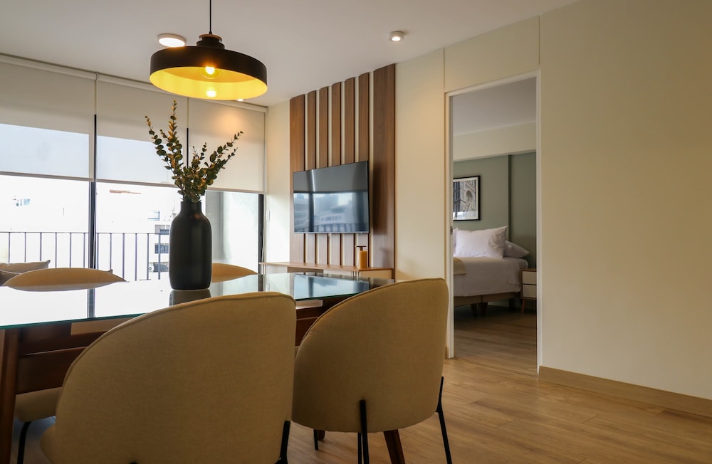 w Grandiose 2BR w Great Balcony in Miraflores
