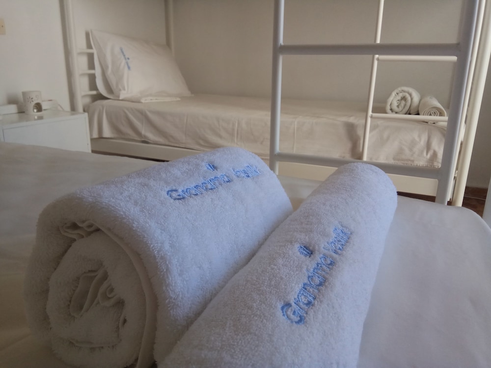 Grandma Vasiliki Rooms To Let