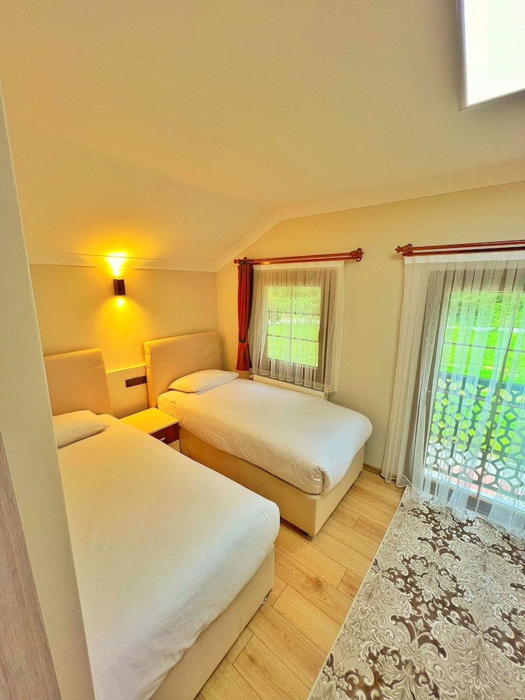 Raha Villa Bungalow view 3
