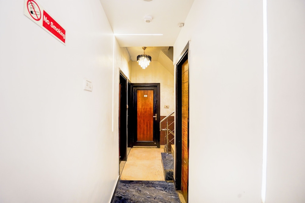 Staybook Hotel Jai Balaji New Delhi Railway Station