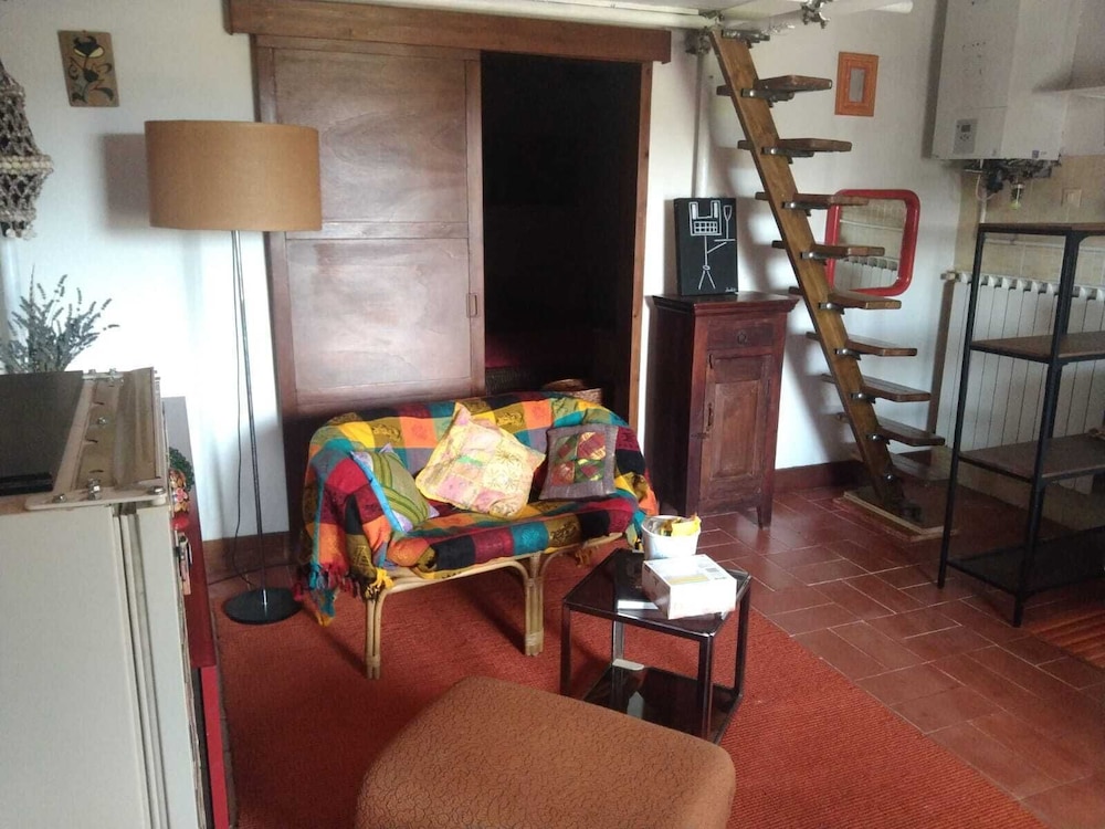 Remarkable 1-bed House in Pieve A Presciano view 5