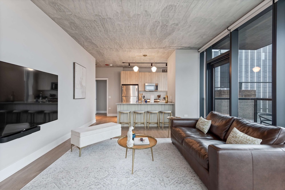 West Loop Group Hub 3 Modern 2BR Apartments