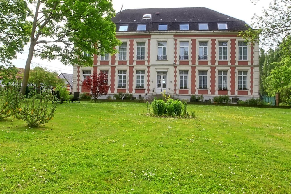 Château de Moulin le Comte