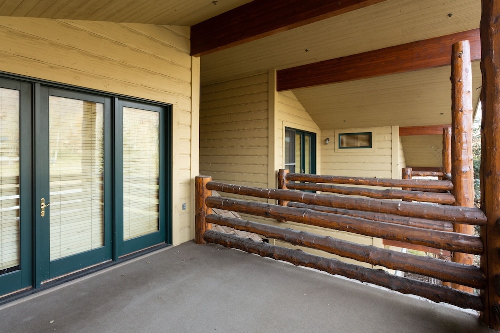 Bristlecone at Deer Valley Resort - Three Bedroom Condo with Loft and Hot Tub #504 3 Condo