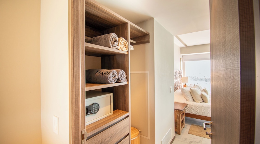 Condo Maritima 9U by Kivoya