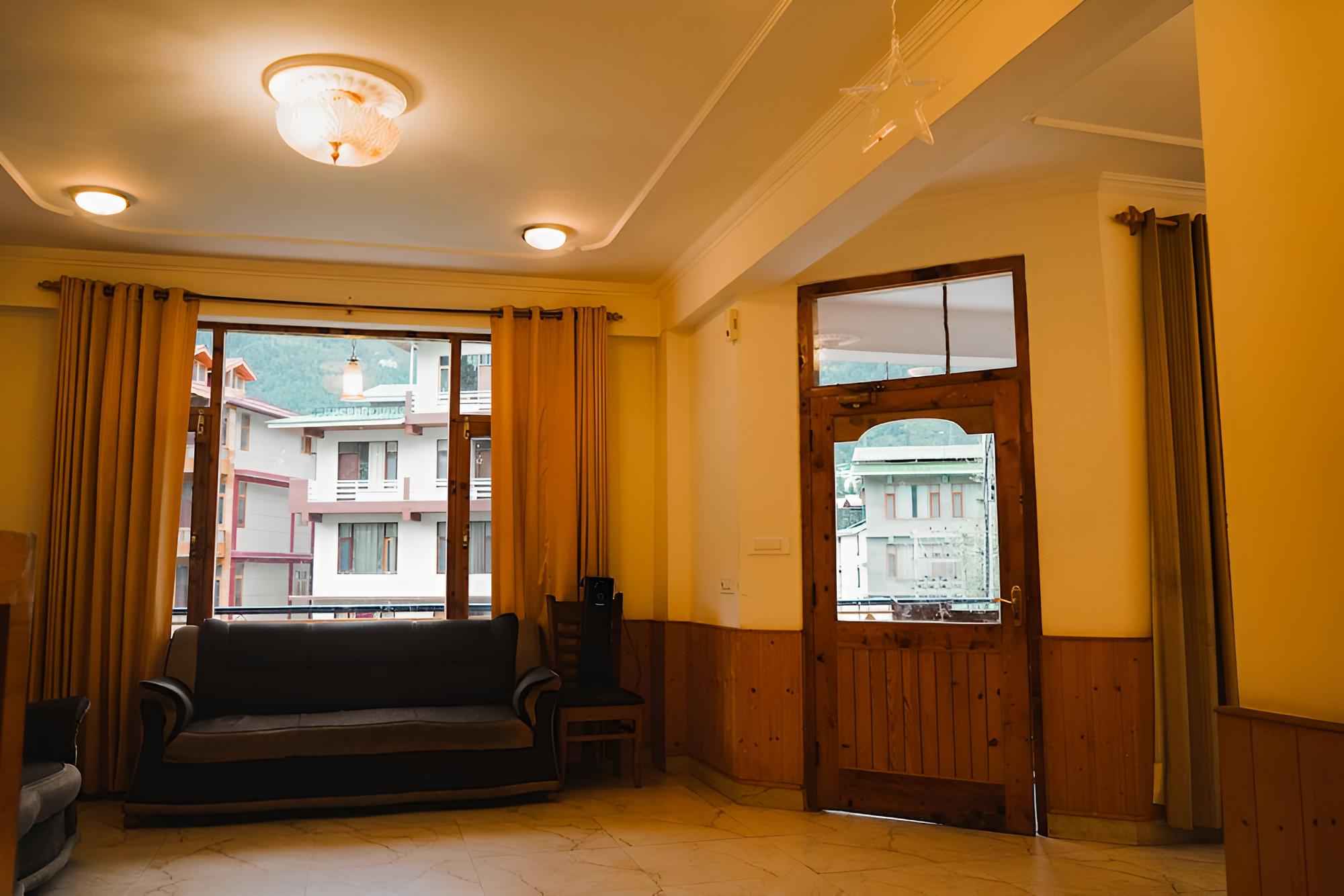 Hipostel Manali view 3