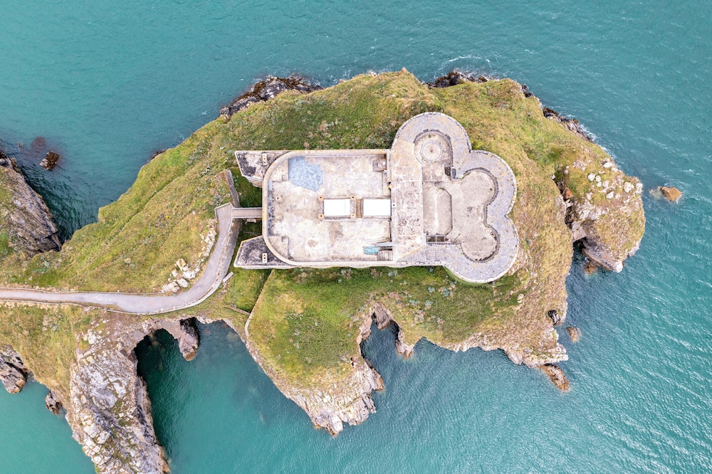 5 Paragon Court - Sea Front Apartment