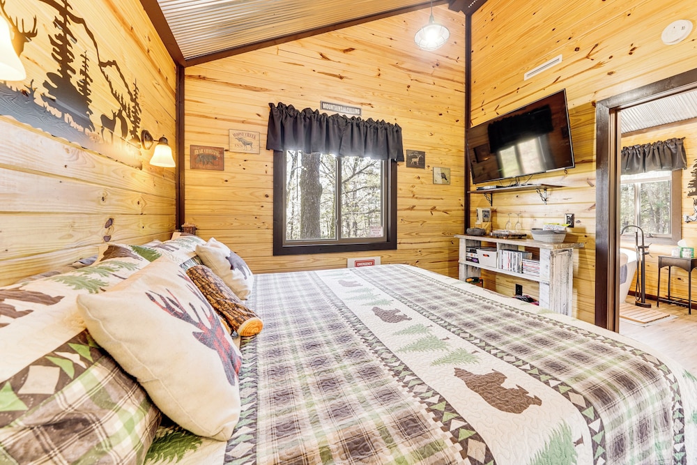 'bluebird Treehouse' Near Kiamichi Mtns w/ Hot Tub