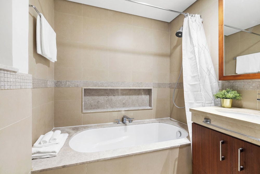 3BR Direct Access to Dubai Mall