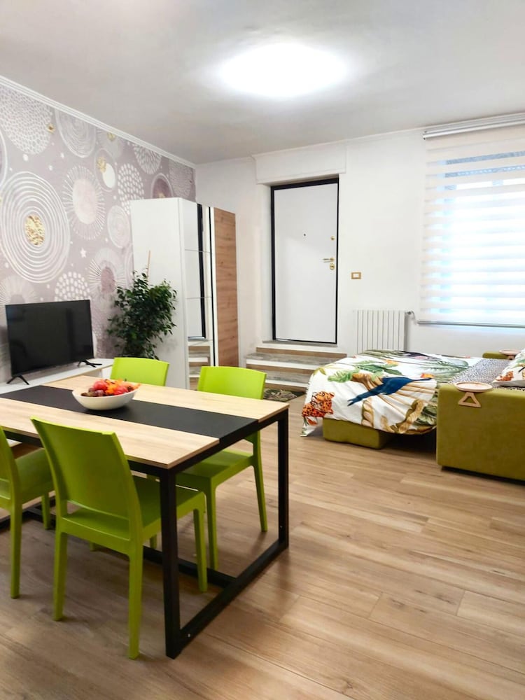 Happy Days! Cozy Roma Retreat Private Apartment in Heart of the City