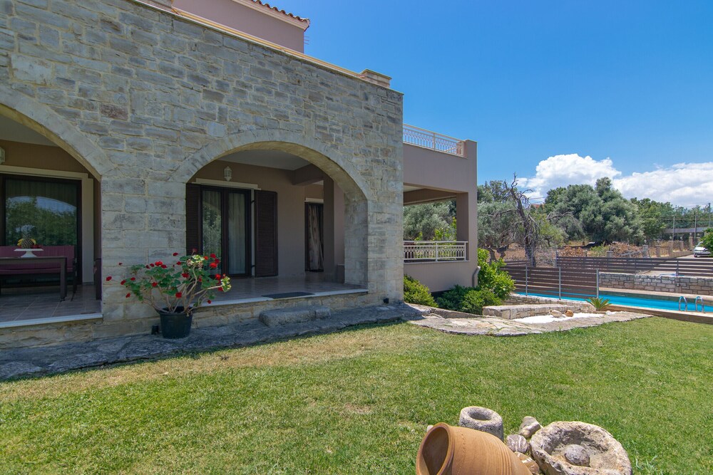 Iris Villa