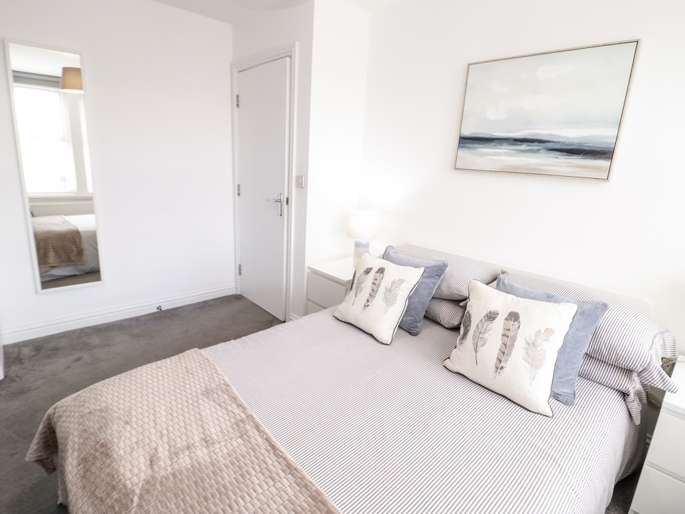 Apartment 6