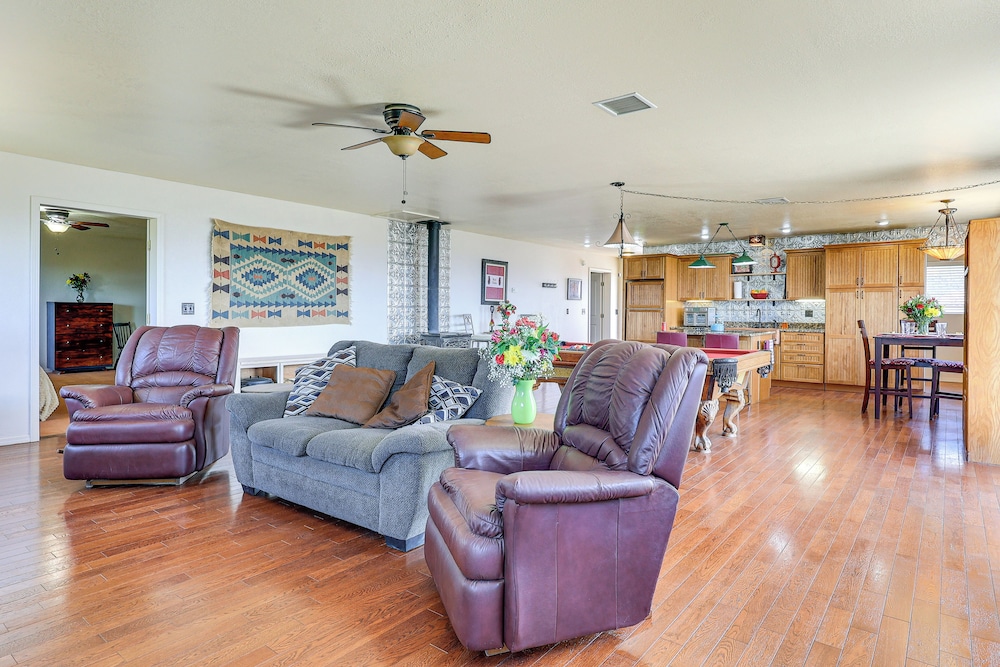 Panoramic Vistas & Pergola: Silver City Escape!