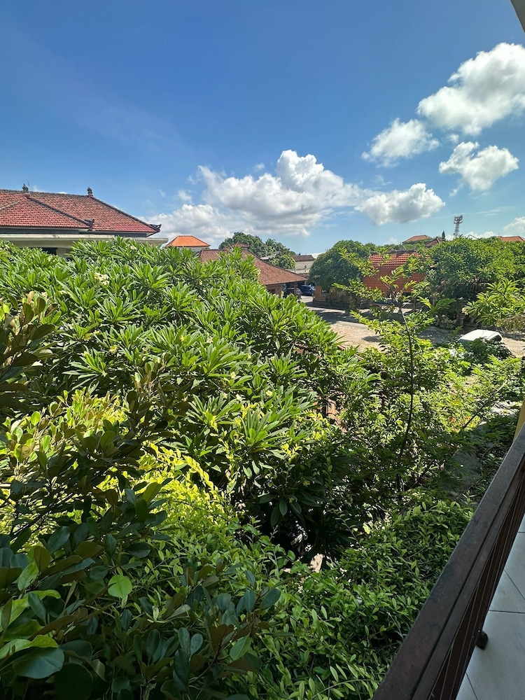 Sari Buana Bed & Breakfast