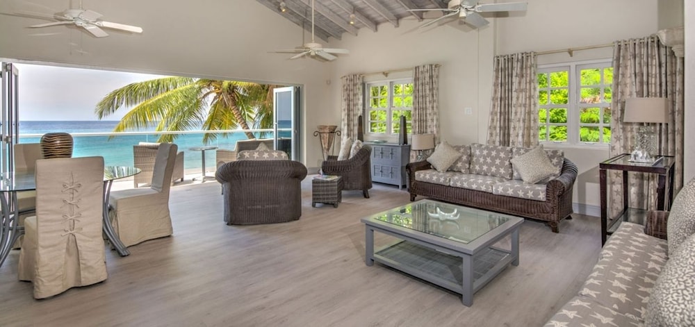 Villa Westshore