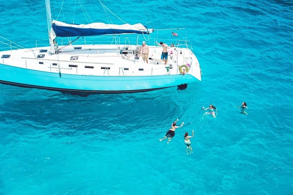 Yacht Yota Bellavita