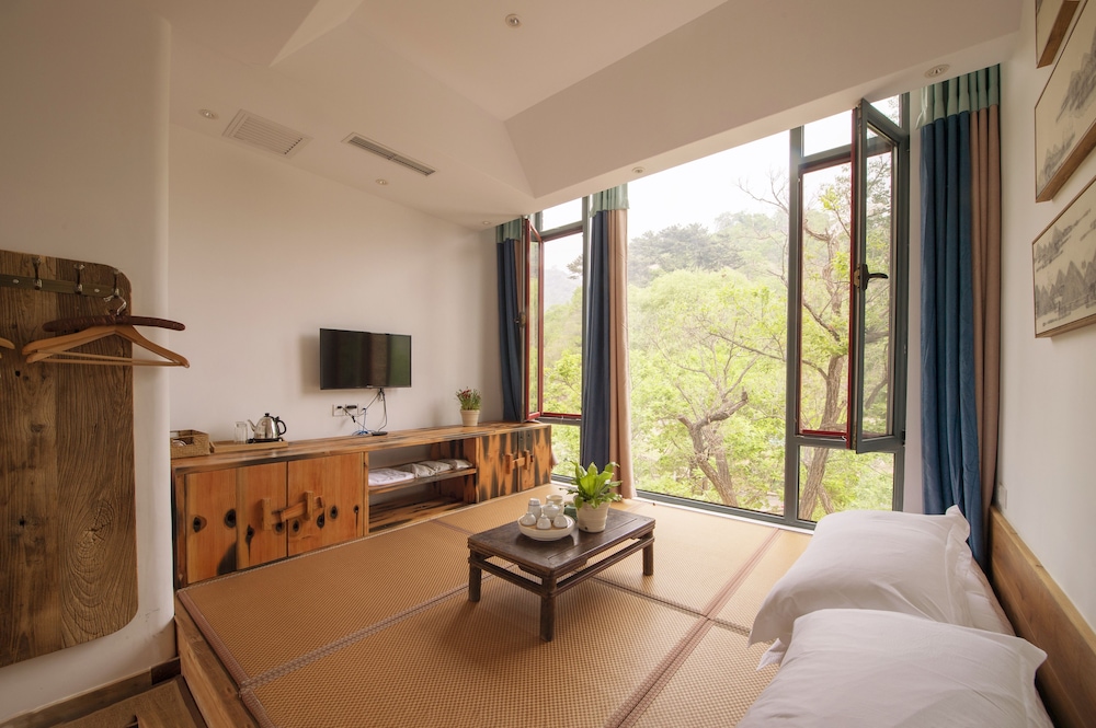 Lotus Mountain Boutique Inn
